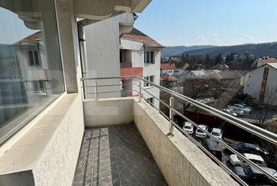 Apartament cu 3 camere în Petru Rareș - 2