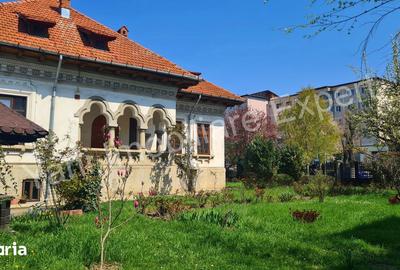 Casă cu Teren 1071 Mp în Central - 3