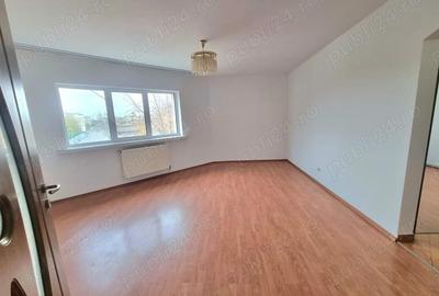 Apartament cu 3 camere decomandat în Central - 1