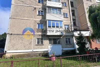 Apartament cu 2 camere decomandat în Săvinești
