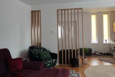 Casă cu 4 camere cu Teren 378 Mp în Blejoi - 2