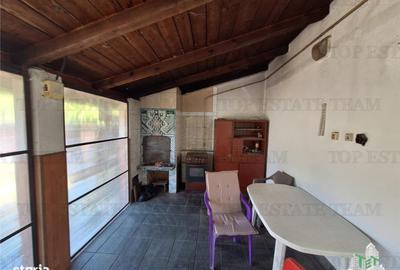 Casă cu 3 camere cu Canalizare în Central