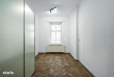 Apartament cu 4 camere în Cristian