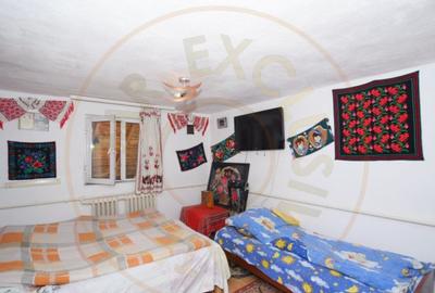 Casă cu 6 camere cu Garaj în Sălătrucu - 3