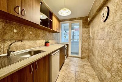 Vanzare 2 camere Dorobanti | Bloc Perla | Vedere spate - 9