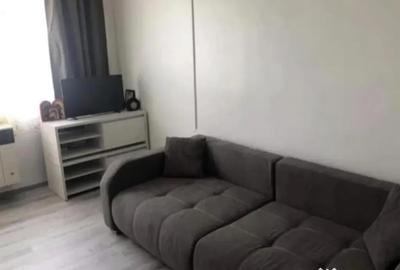 Garsonieră decomandată în Noua