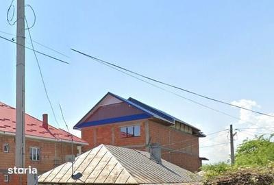 Casă cu 2 camere cu Teren 670 Mp în Săvinești - 4
