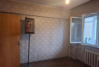 Apartament cu 3 camere decomandat în 1 Mai - 4