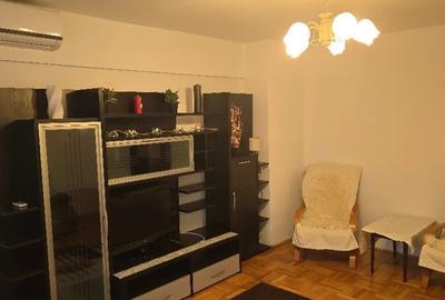 Apartament cu 2 camere decomandat în 22 Decembrie - 2