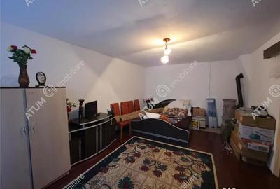 Apartament cu 3 camere semidecomandat în Piața Cluj