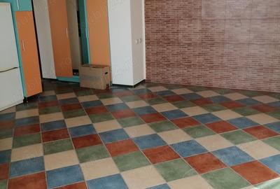 Apartament cu 3 camere decomandat în Fălticeni - 9