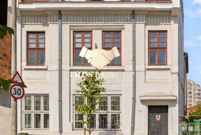 Casă individuală cu 10 camere cu Canalizare în Dacia - 2