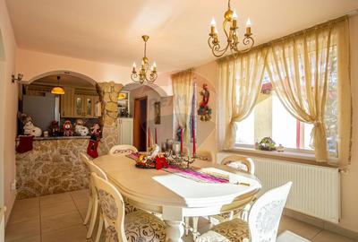 Vila de lux  cu 6 camere de vanzare /534 mp teren/Simon Bran - 8