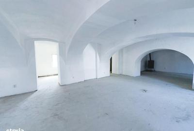 Spațiu comercial, de 300 mp, în Central - 15