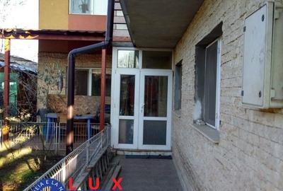 Casă cu 8 camere cu Teren 300 Mp în Dallas - 5