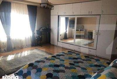 Casă cu 8 camere cu Teren 1760 Mp în Sânmihaiu Român - 4