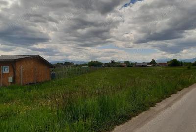 Teren de 2325 mp, în Central