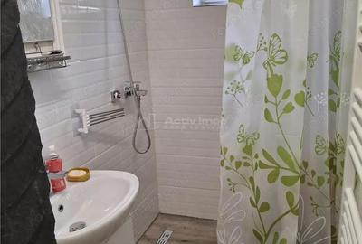 Apartament cu 3 camere semidecomandat în Micro III - 3