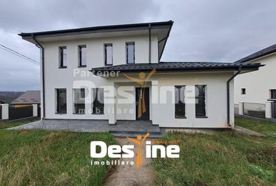 Casă individuală cu 4 camere cu Canalizare în Ciurbești - 1