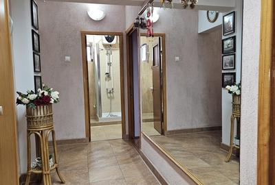 Vlad Tepes, Cuza Voda, proprietar vand 3 camere decomandat 82 mp, 2 bai, ct - 4