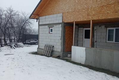 Casă cu 4 camere decomandat în Central - 3