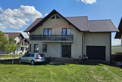 Casa / Vila cu 5 camere de vanzare in Mihoveni Suceava - 2