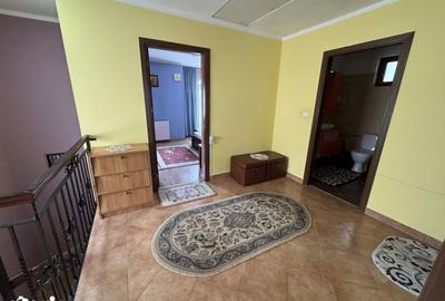 Casă cu 4 camere cu Teren 500 Mp în Central - 3