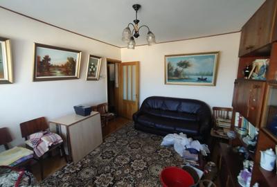Apartament decomandat cu 3 camere in zona Bld Independentei