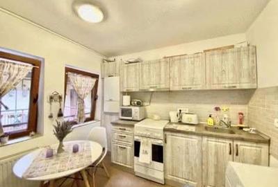 Pia?a Unirii, apartament cu trei camere. - 3