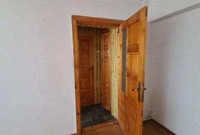 Apartament cu 3 camere semidecomandat în Fălticeni - 2
