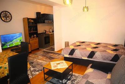 Inchiriez garsoniera in zona 13 Septembrie - 2