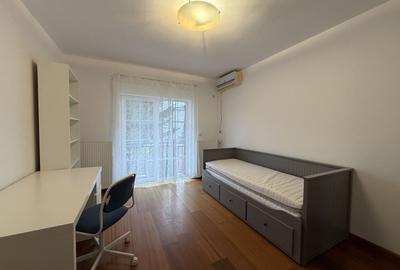 Vila semimobilata  cu 3 dormitoare, piscina exterioara, complex - 13