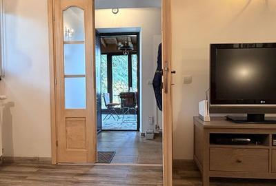 Apartament cu 3 camere, mobilat în Castelul Peleș - 9