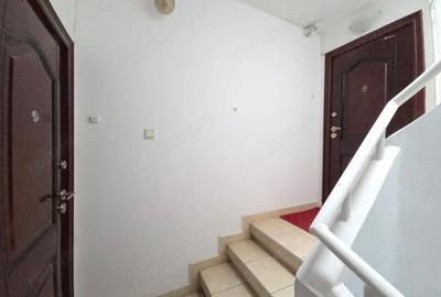 Apartament cu 3 camere semidecomandat, mobilat în Calea Victoriei
