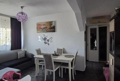 Apartament cu 2 camere decomandat în Casa de Cultură