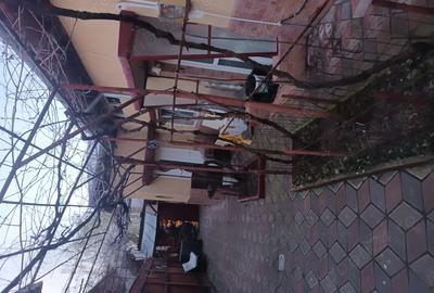 Casă cu 4 camere în Central - 4