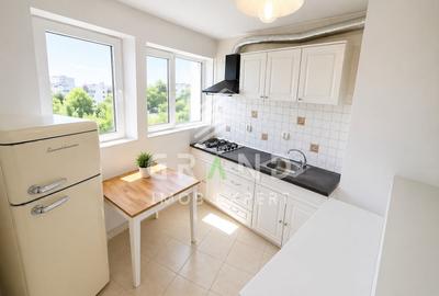 Apartament cu 2 camere semidecomandat, mobilat în Zorilor - 1
