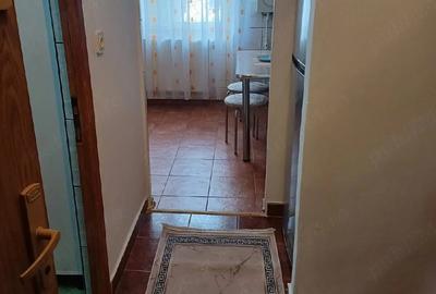 Garsonieră decomandată în - 2