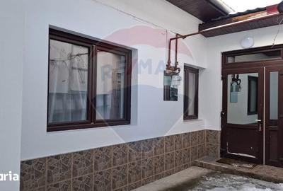Casă cu 2 camere decomandat cu Teren 102 Mp în Ultracentral - 3