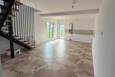 Duplex cu 4 camere cu Canalizare în Covaci - 1