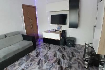 Vand apartament cu doua camere pe strada Independen?ei - 2