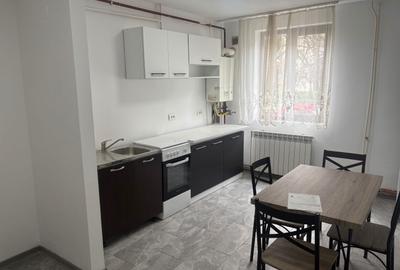 Apartament cu 3 camere în Central - 1