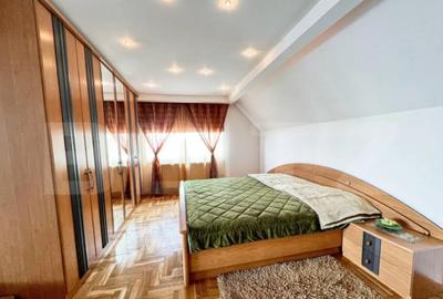 Casă cu 8 camere cu Teren 1800 Mp în Central - 3