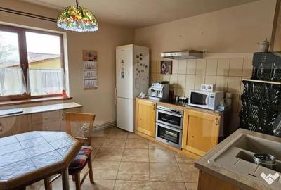 Casă cu 4 camere cu Teren 569 Mp în Central - 3