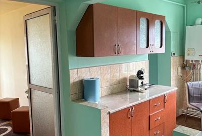 Inchiriez apartament 3 camere - 1