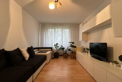 Apartament cu 3 camere decomandat, mobilat în Titan