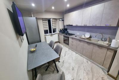 Apartament cu 3 camere decomandat, mobilat în Poarta 6 - 5