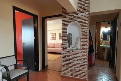 Apartament 3 camere, decomandat, Strada Victoriei - 7