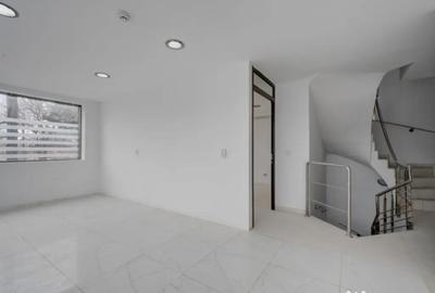 Casă cu 3 camere cu Canalizare în Drumul Taberei - 13