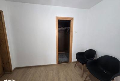 Spațiu comercial, de 67 mp, în Central - 4